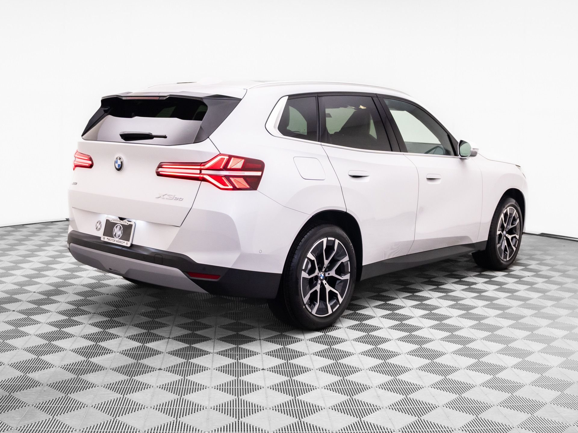 New 2026 Mineral White Metallic BMW 30 xDrive image 6