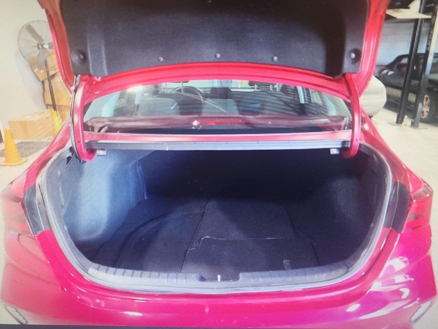 Used 2023 Currant Red Kia LXS image 7