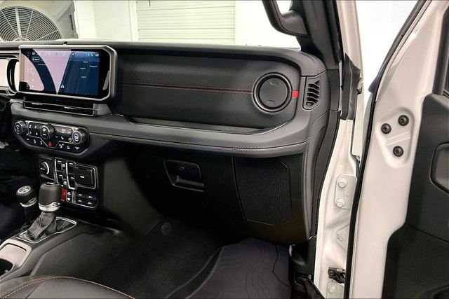 Used 2026 Bright White Clearcoat Jeep Rubicon X image 17
