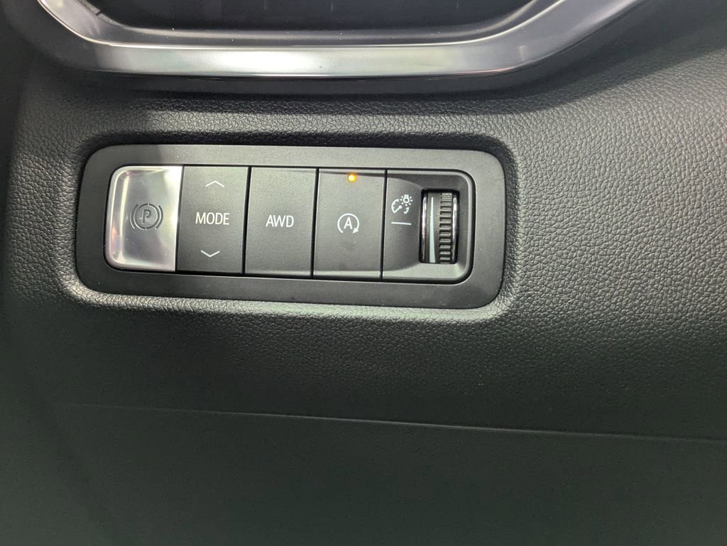 2026 GMC Acadia AT4 - Photo 6