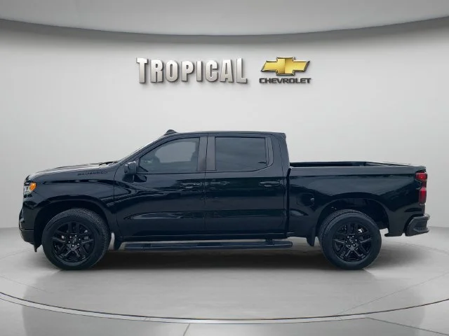 Used 2023 BLACK Chevrolet RST image 2