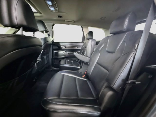 Used 2024 Everlasting Silver Kia S image 21