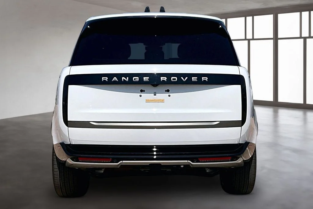 New 2026 White Land Rover SE image 4