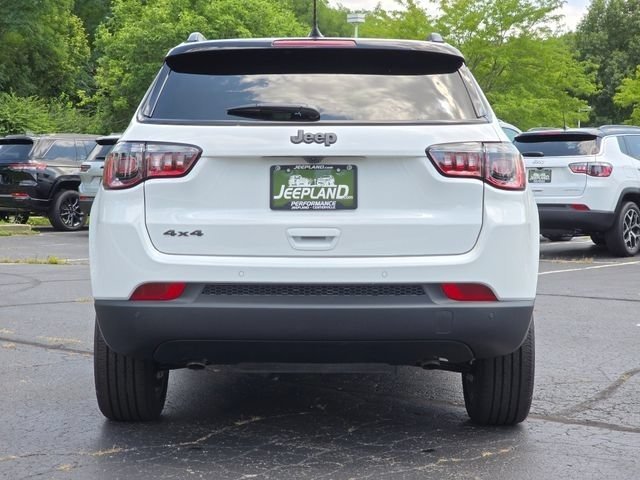 New 2026 Bright White Clear-Coat Exterior Paint Jeep Limited image 27