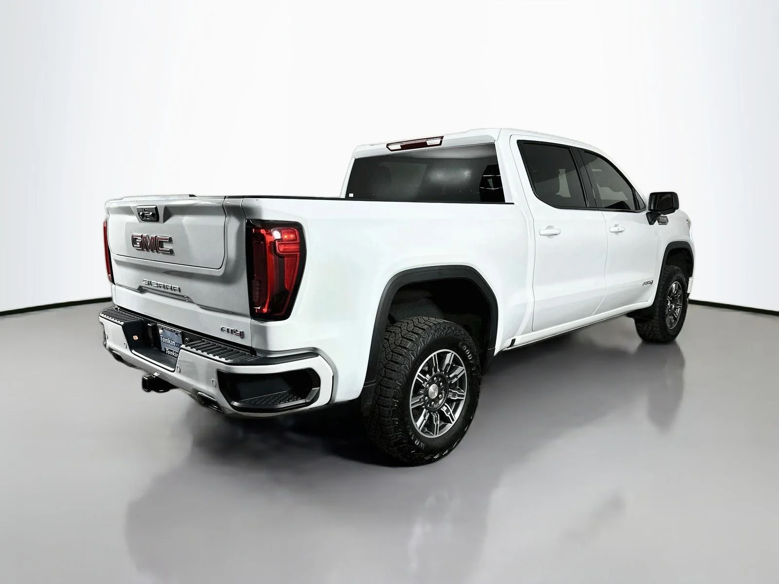 Used 2025 Summit White GMC AT4 image 8