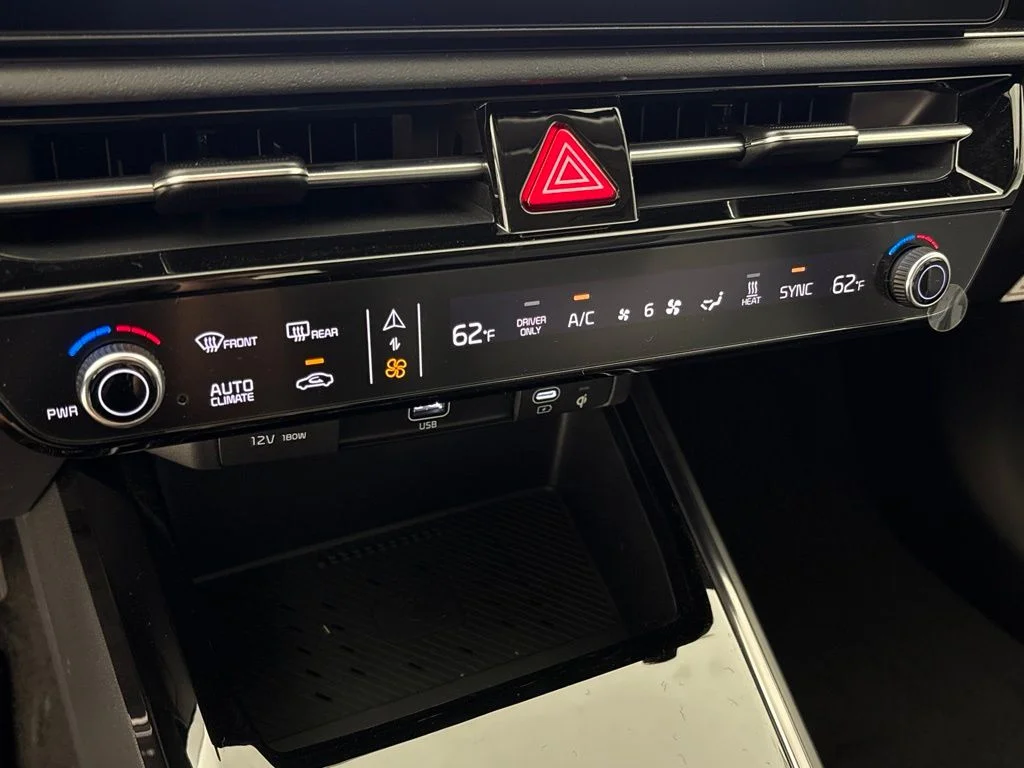 New 2026 Snow White Pearl Kia WIND image 37