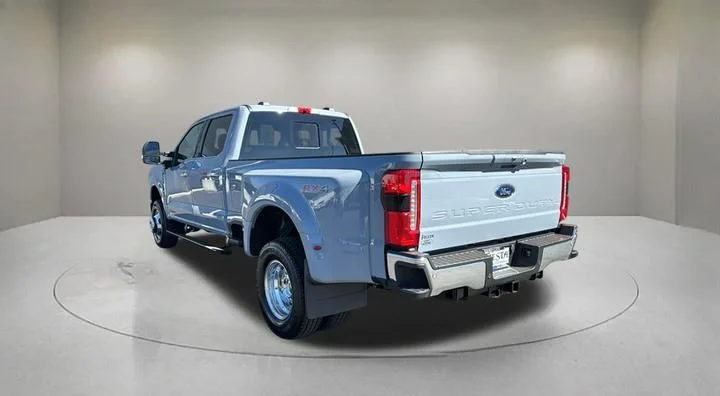 New 2026 Glacier Gray Metallic Tri-Coat Ford F-350® Lariat® image 2