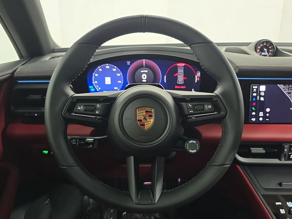 2026 Porsche Macan GTS - Photo 14
