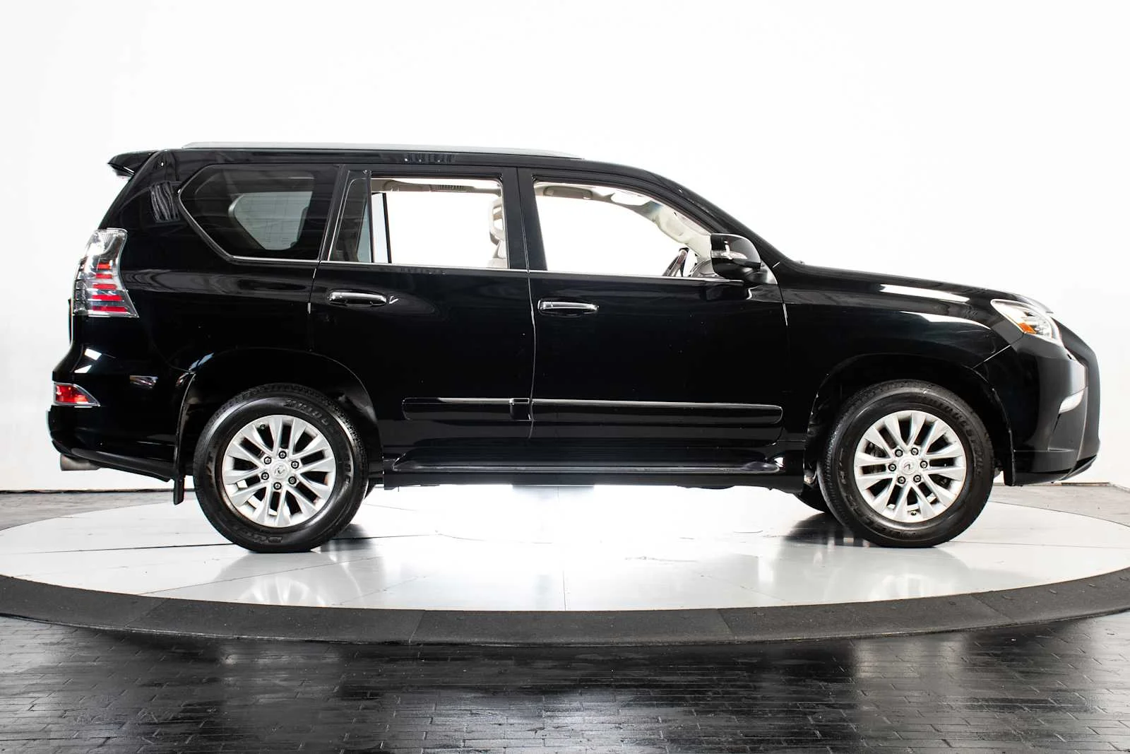 Used 2018 Black Onyx Lexus Premium image 8