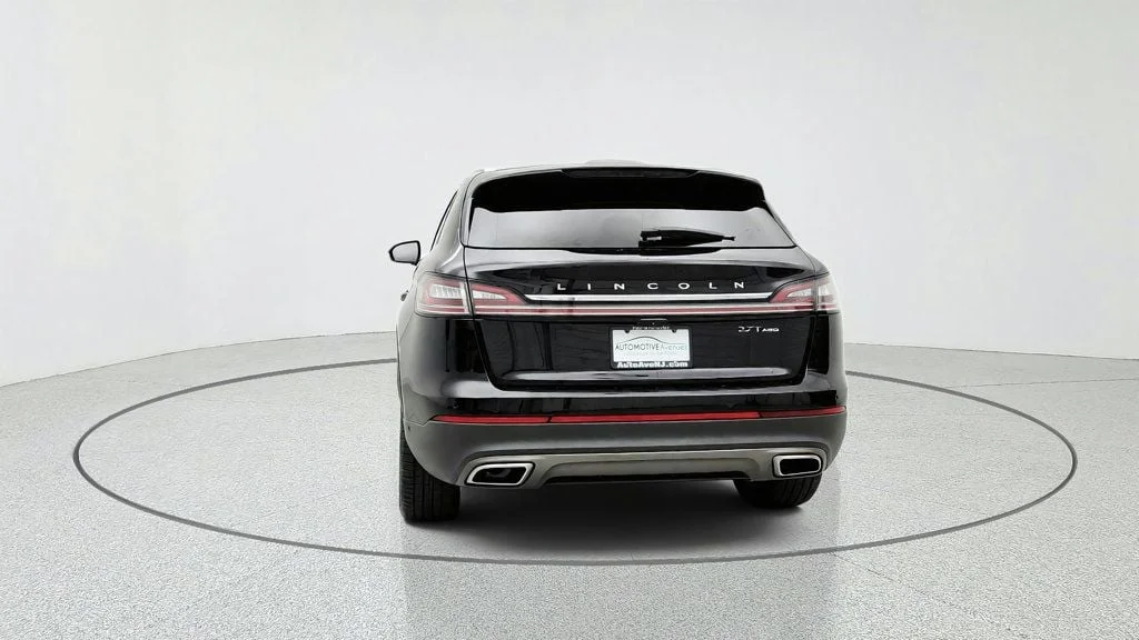 Used 2019 Infinite Black Metallic Lincoln Reserve AWD w/ Tech Package & Driver Assistance image 6