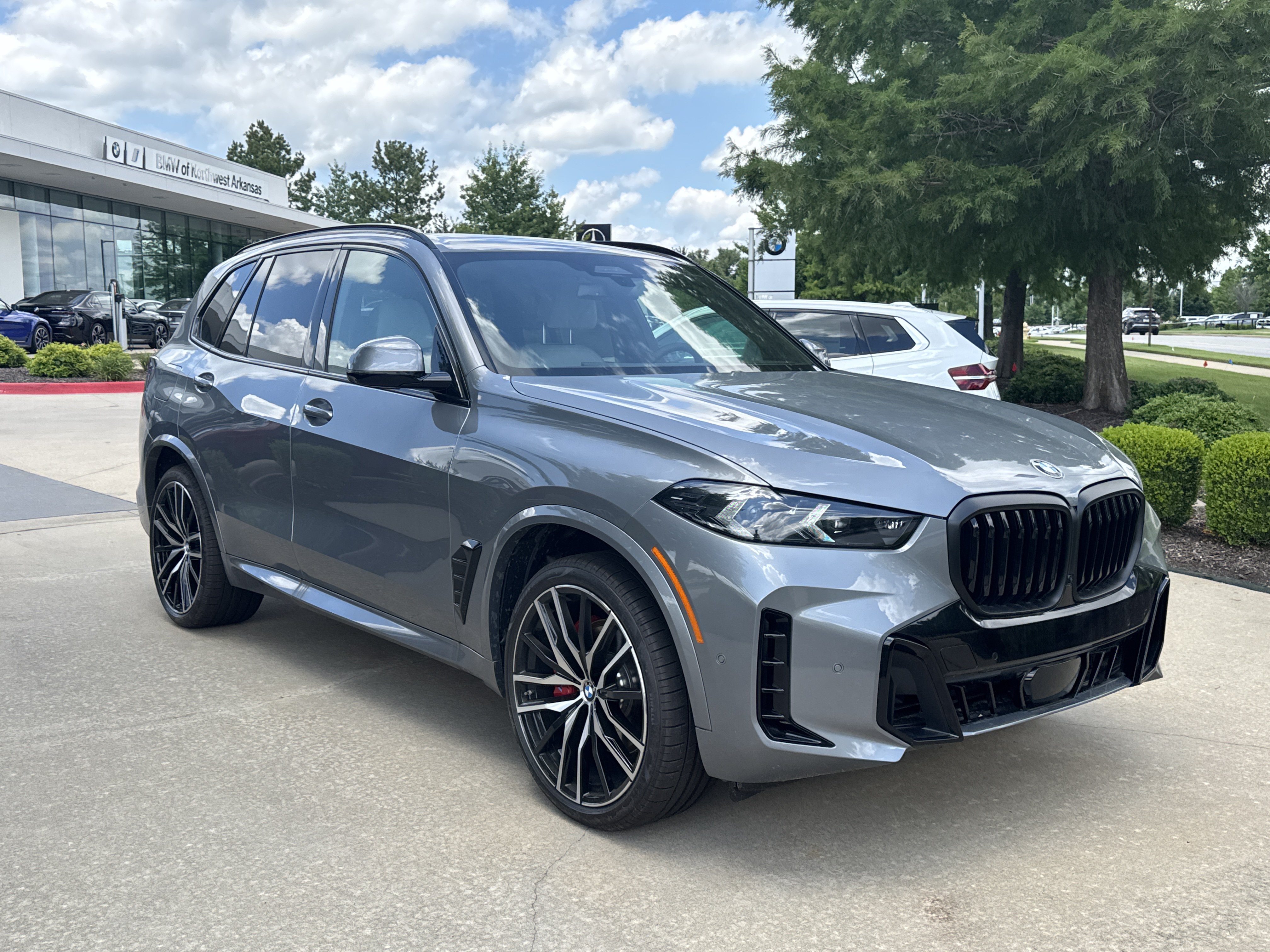 New 2026 SKYSCRAPER GREY BMW xDrive40i image 6