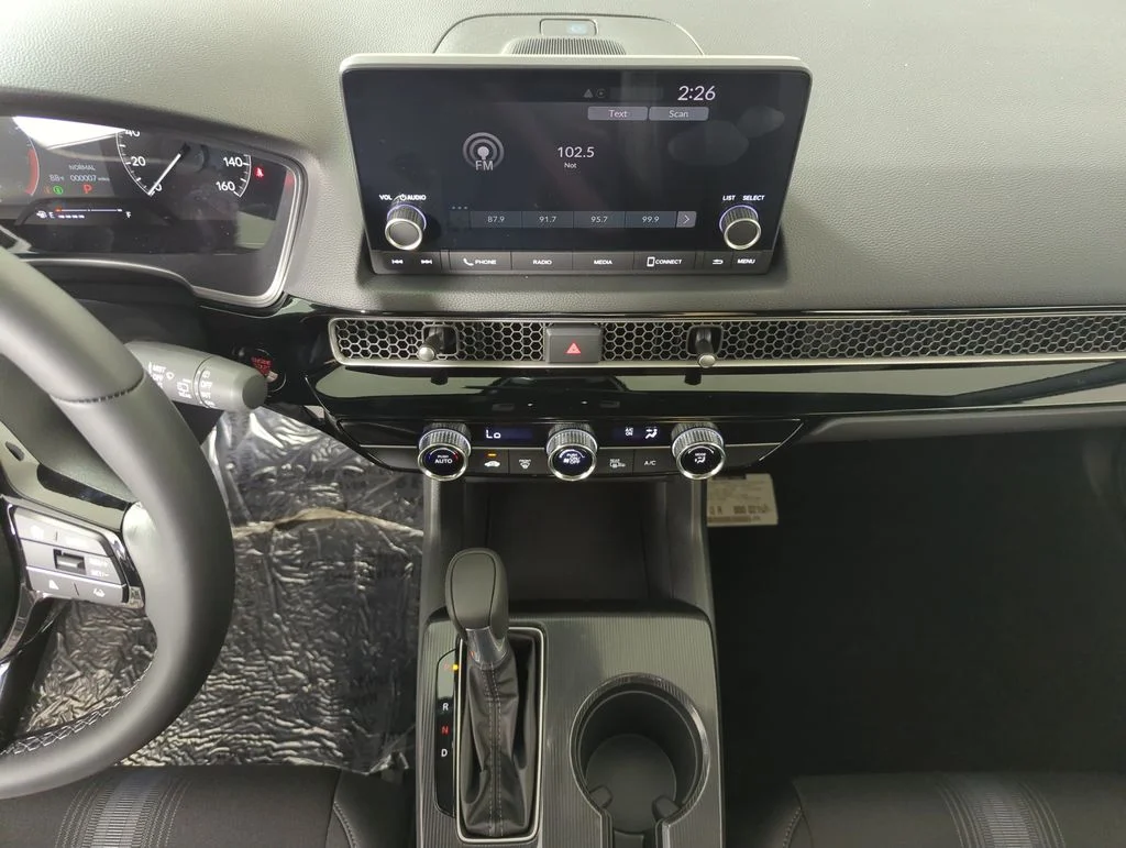 2026 Honda Civic Hatchback Sport - Photo 17