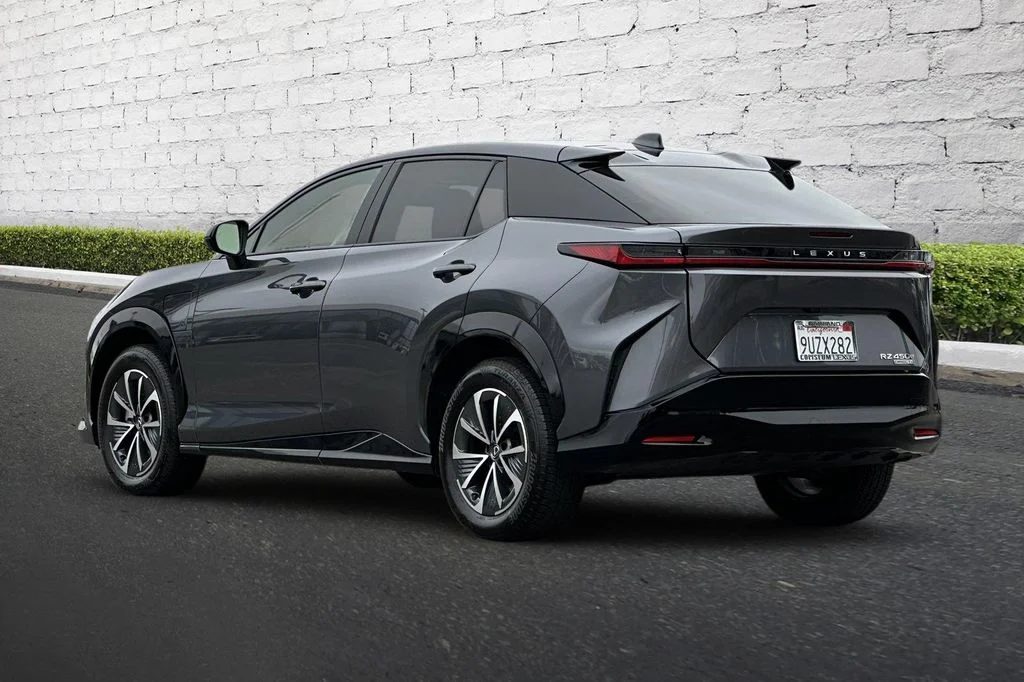 Used 2025 Gray Lexus  image 6
