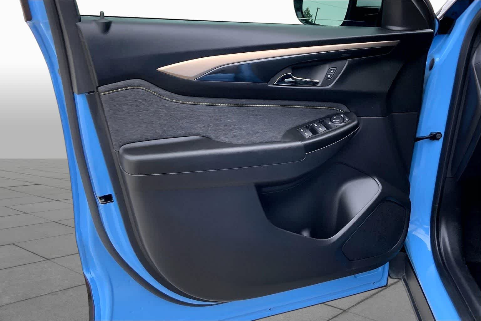 Used 2024 Fountain Blue Chevrolet ACTIV image 21