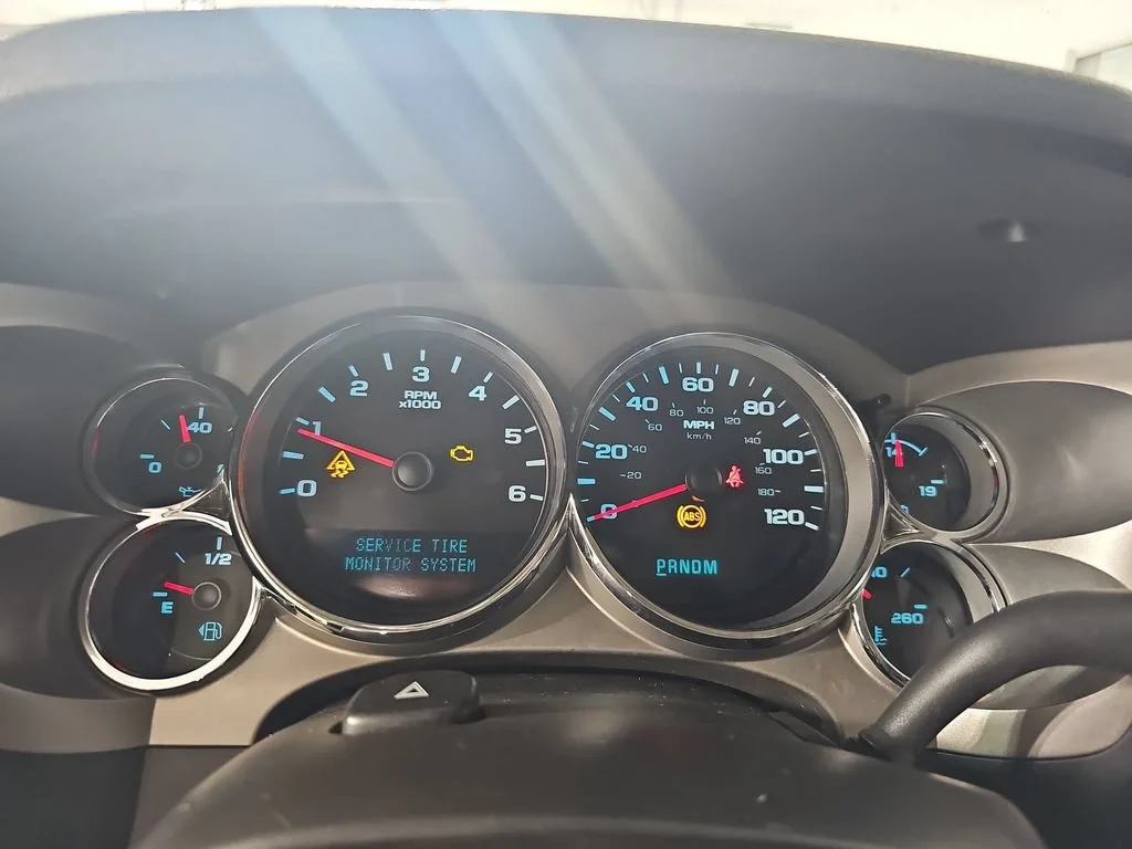 Used 2011 TAUPE GRAY METALLIC Chevrolet LT image 23