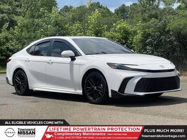 2025 Toyota Camry Hybrid SE