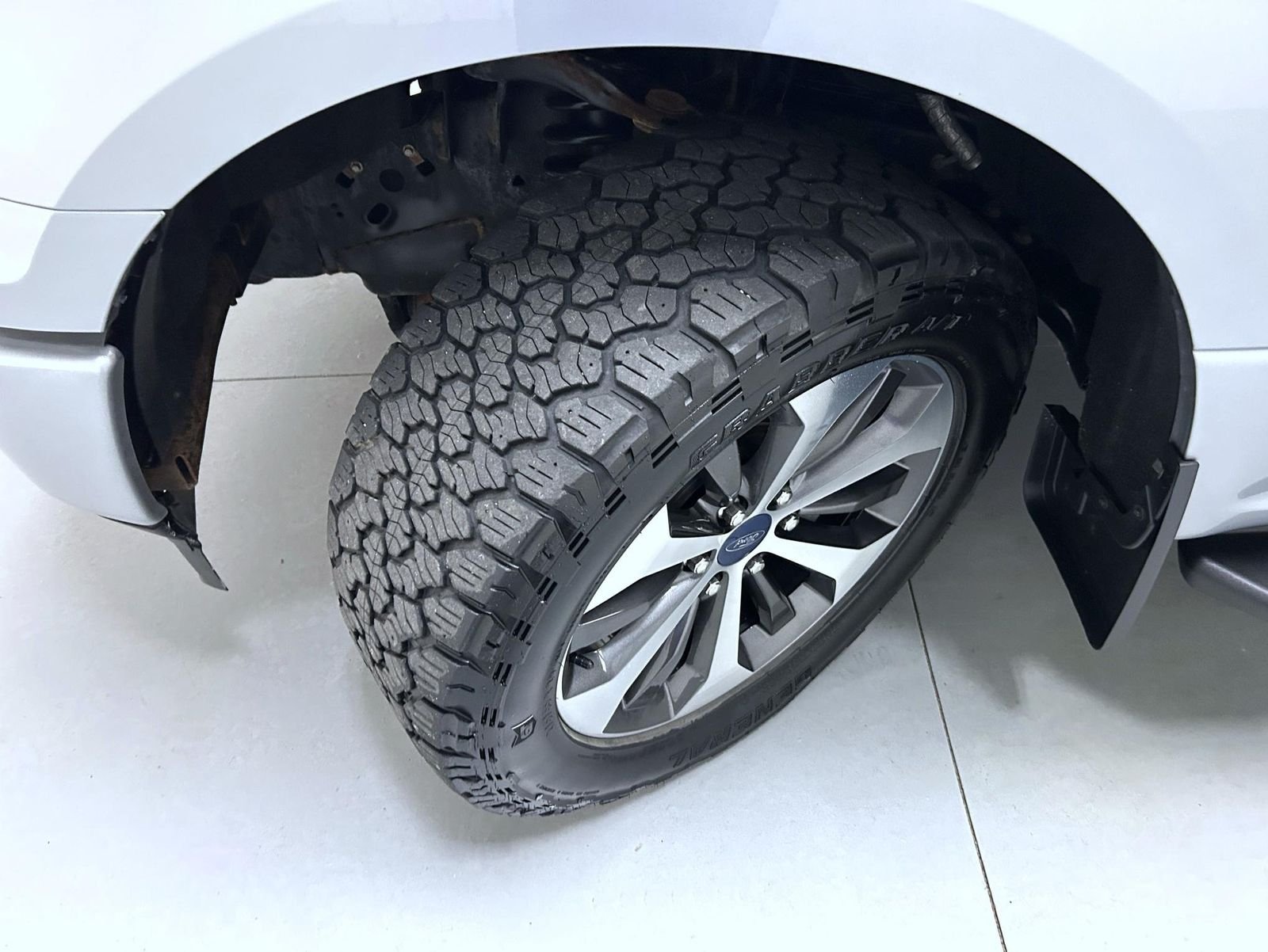 Used 2020 Silver Ford XL image 23