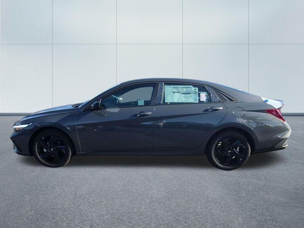 New 2026 Gray Hyundai SEL Sport Plus image 3
