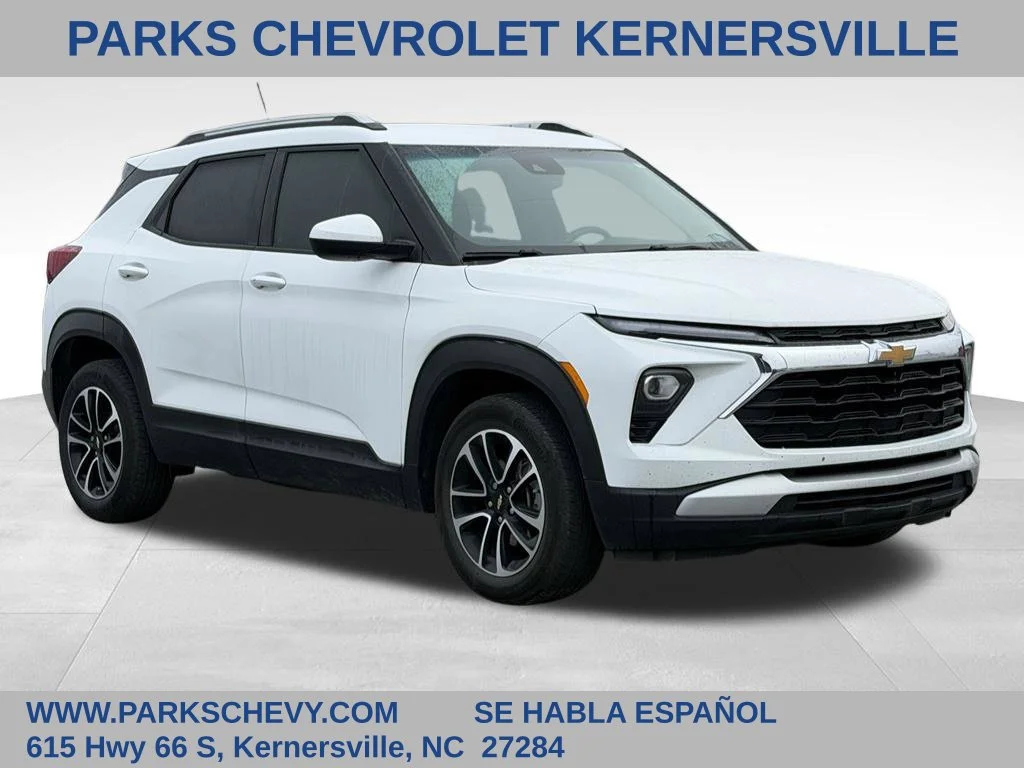 Used 2024 Summit White Chevrolet LT image 1
