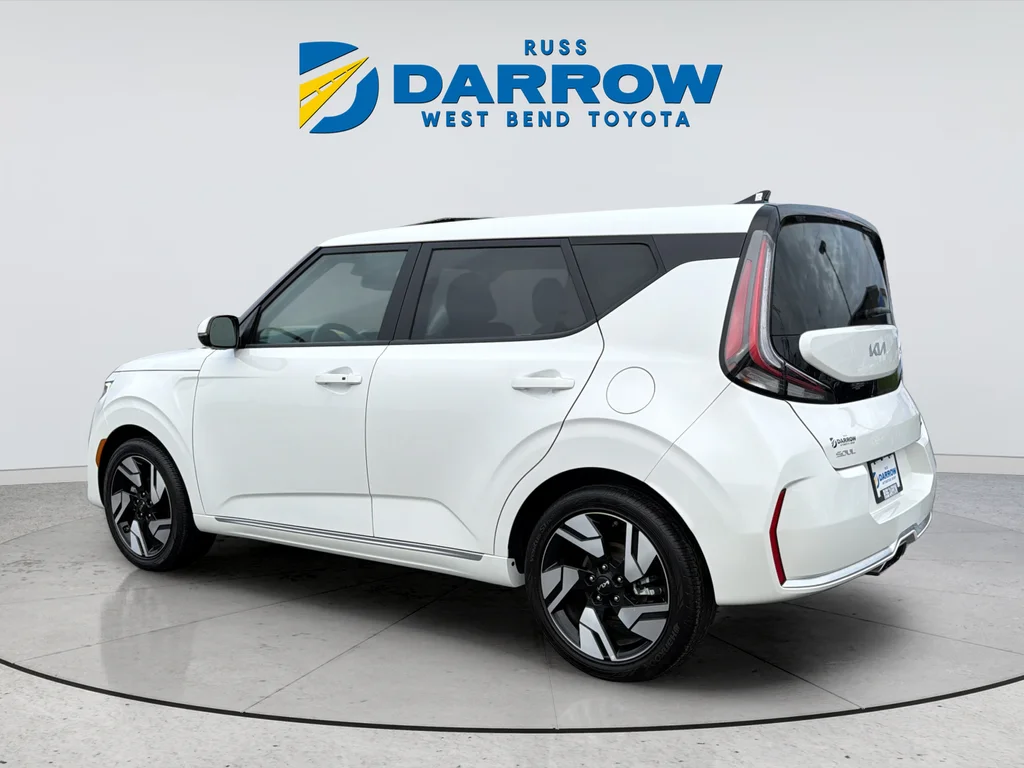 Used 2025 White Kia GT-Line image 3