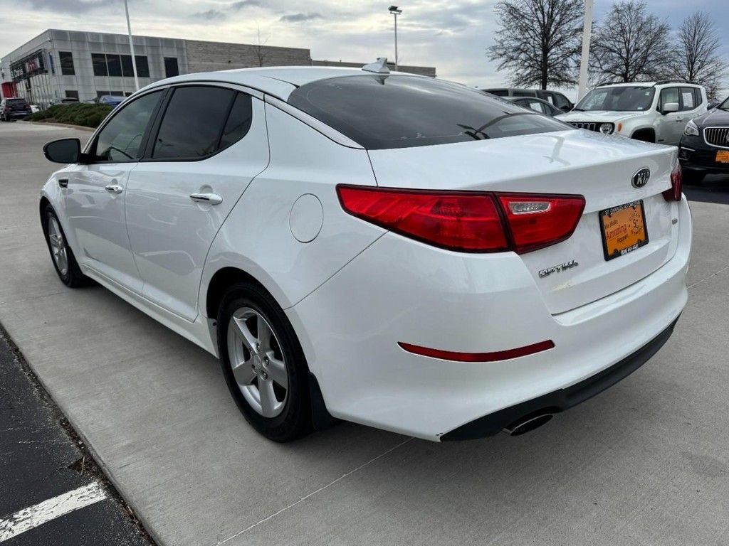 Used 2014 White Kia LX image 5