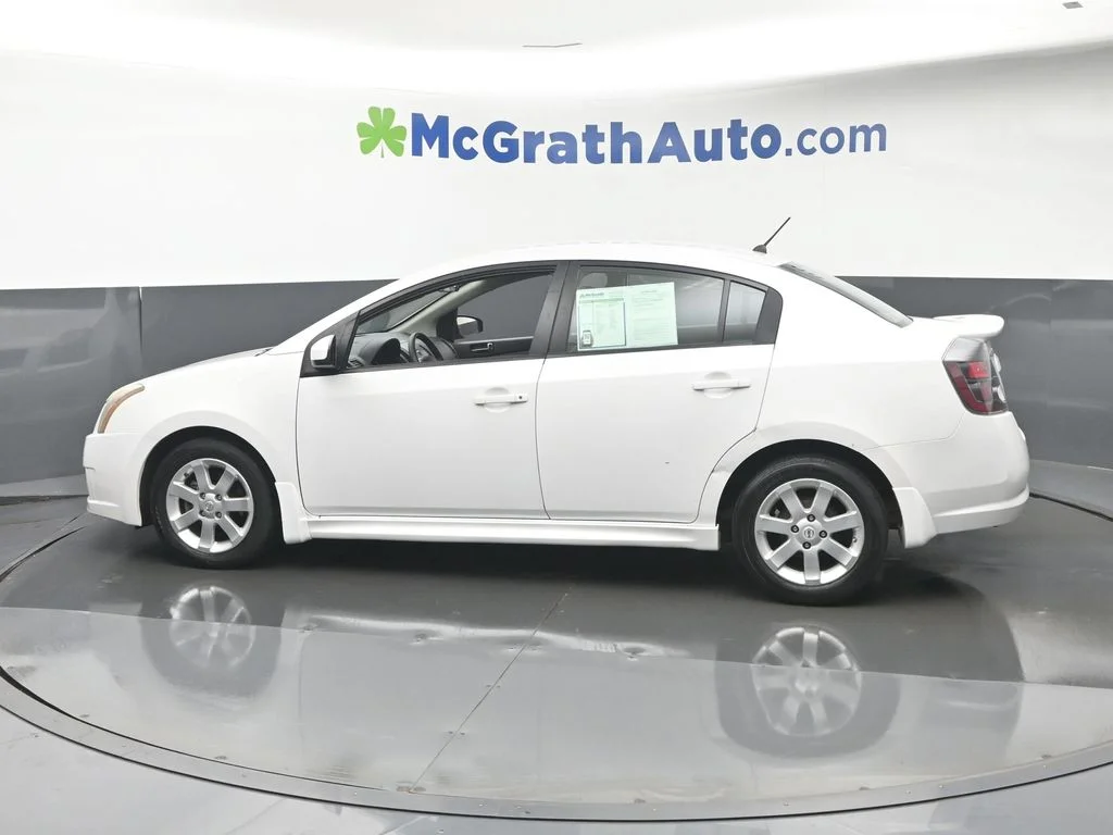 Used 2011 White Nissan 2.0 SR image 21