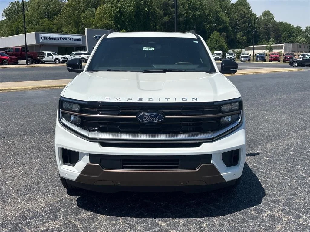 New 2026 Star White Metallic Tri-Coat Ford King Ranch® image 2