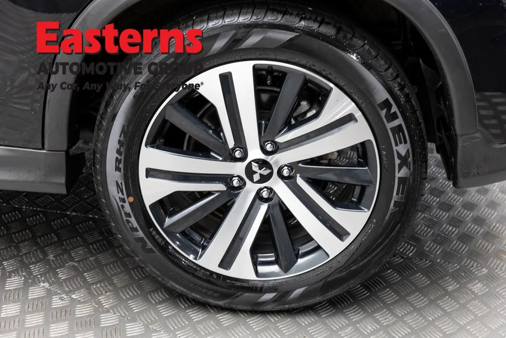 Used 2025 Black Mitsubishi 2.0 ES image 8