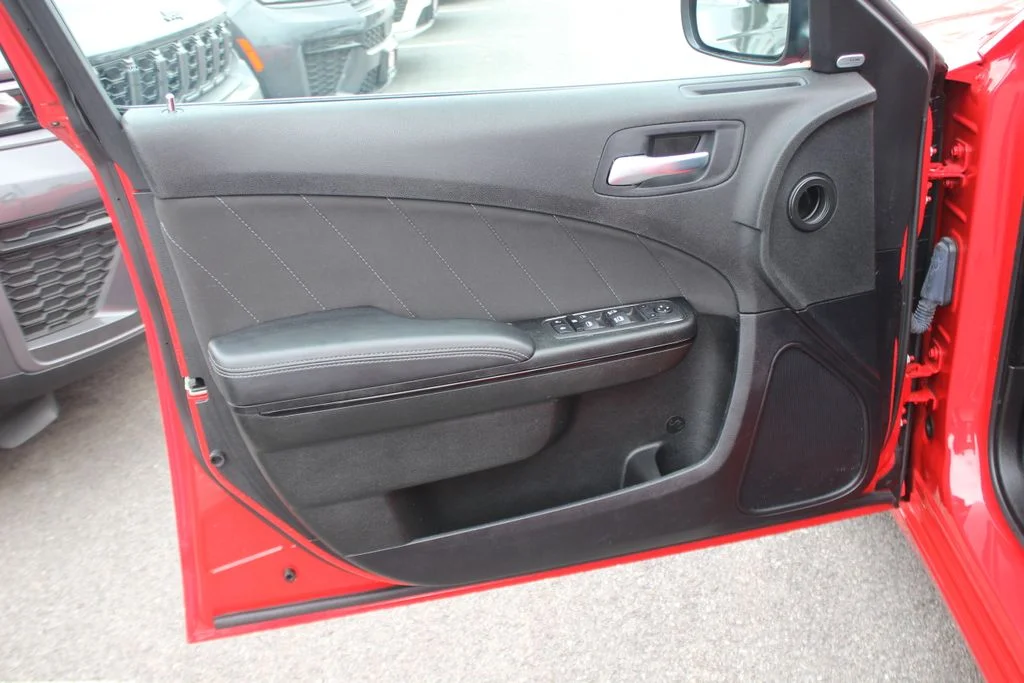 Used 2023 Red Dodge SXT image 20