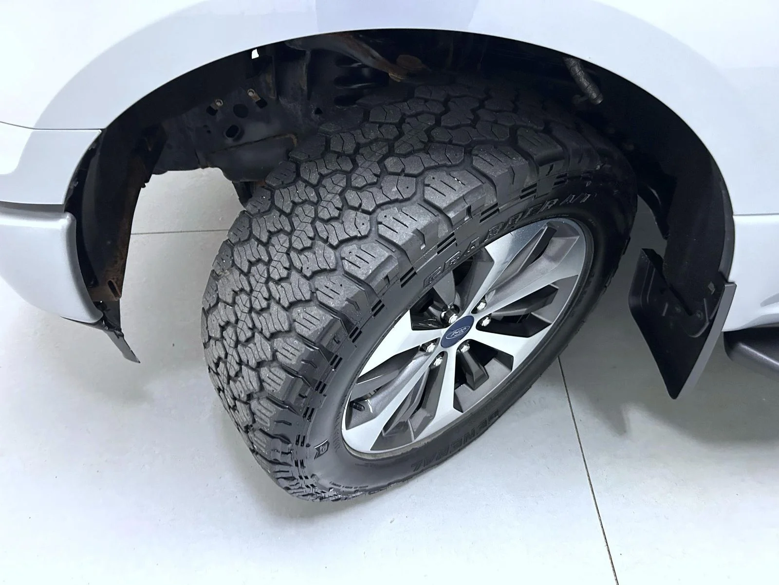 Used 2020 Silver Ford XL image 23