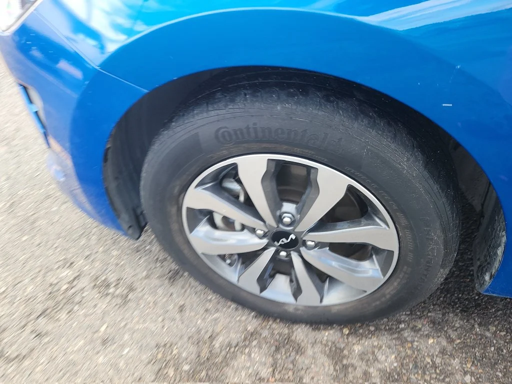 Used 2022 Blue Kia S image 15