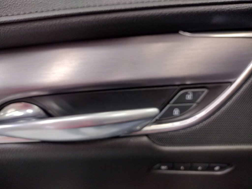 Used 2019  Cadillac Luxury image 34