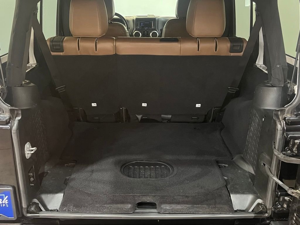 Used 2018 Black Jeep Unlimited Rubicon image 13