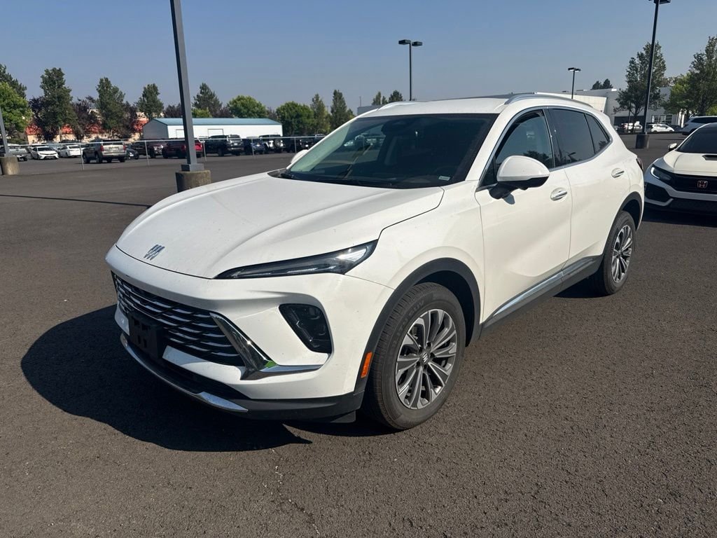 Used 2024 Summit White Buick Preferred image 3