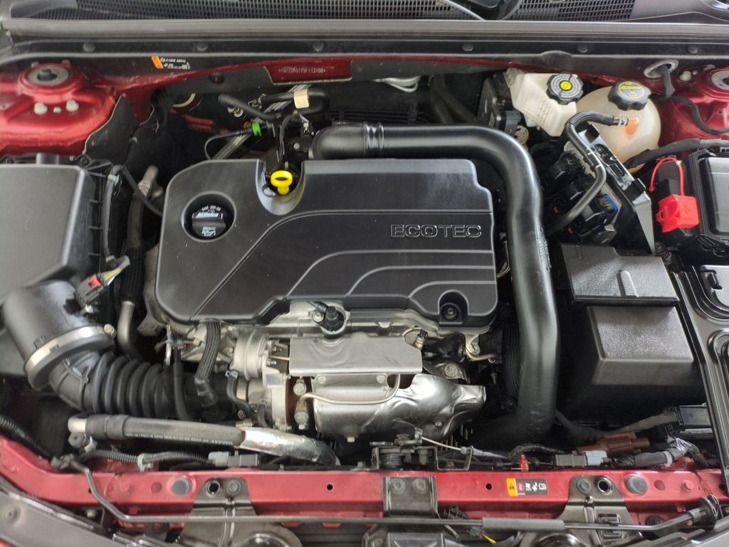 Used 2025 Radiant Red Chevrolet LT image 21