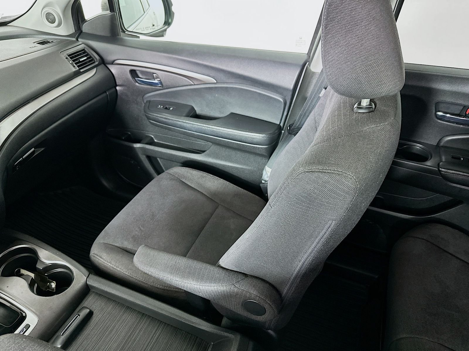 Used 2018 White Diamond Pearl Honda EX image 21