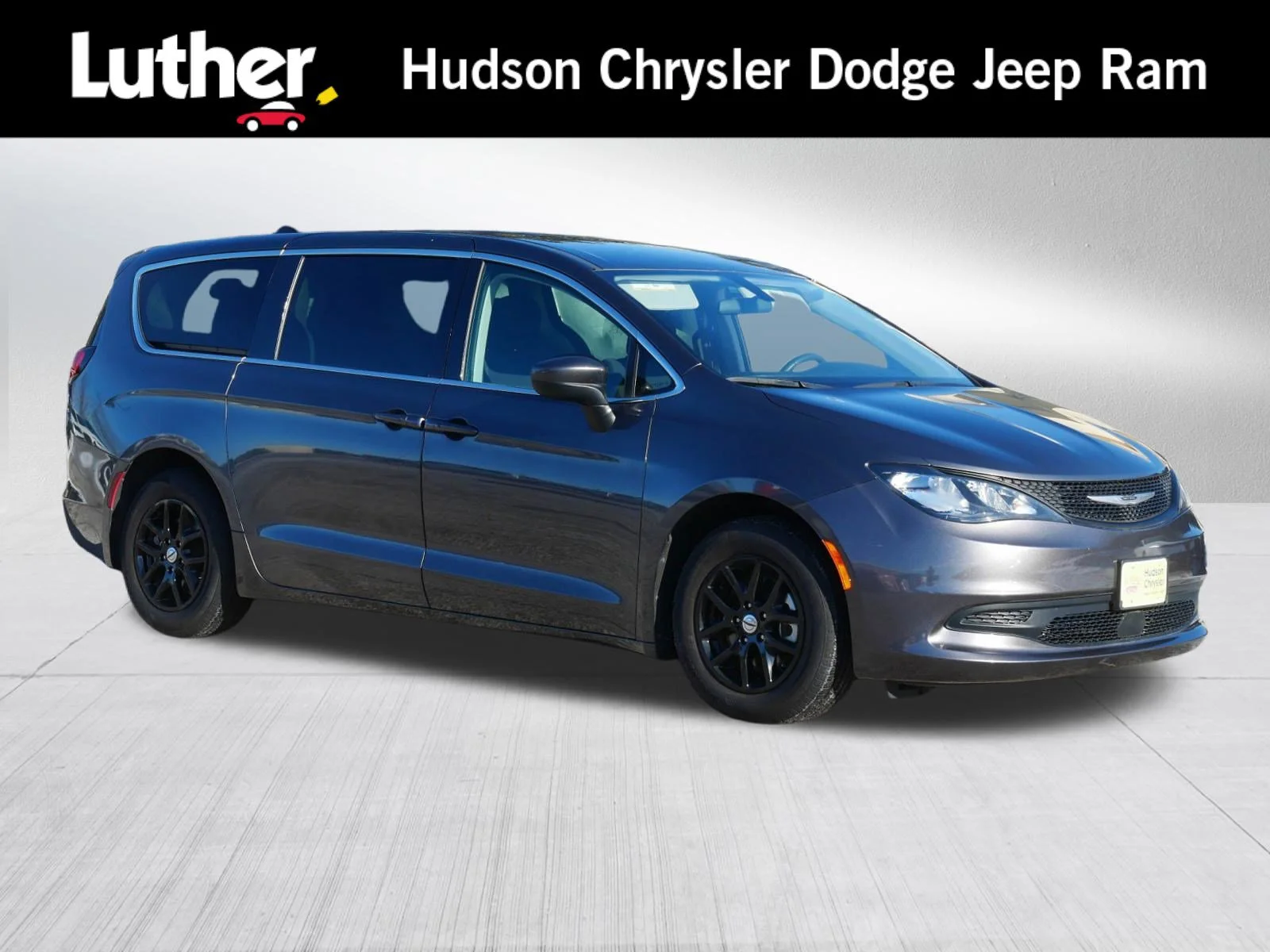 2022 Chrysler Voyager LX's photo