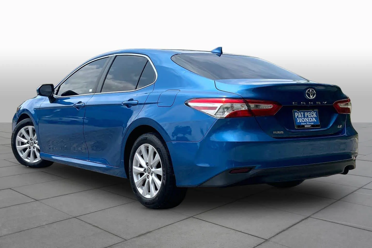 2020 Toyota Camry LE - Photo 12