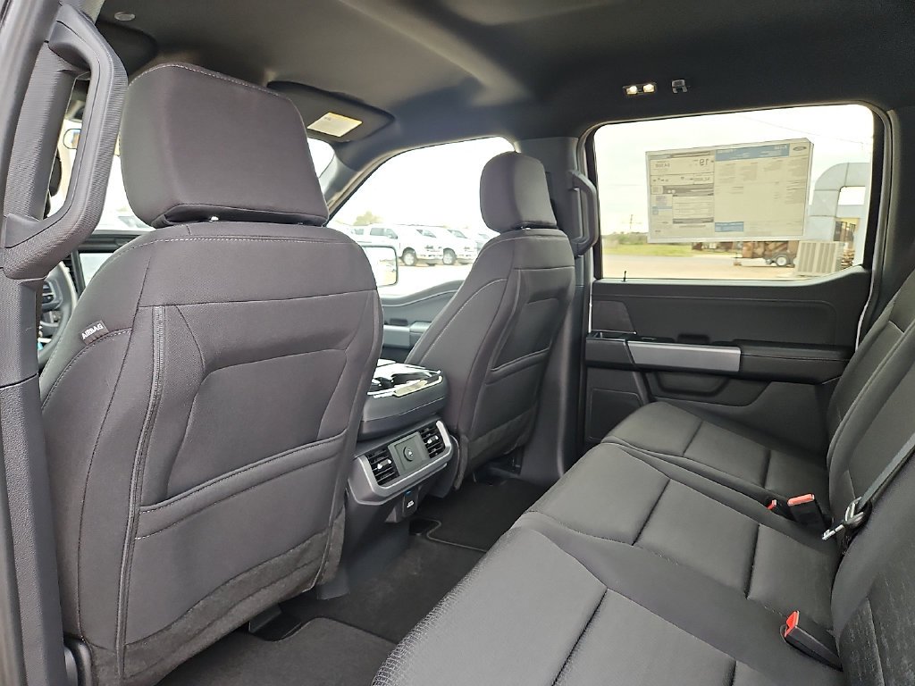 New 2026 Oxford White Ford XLT image 16