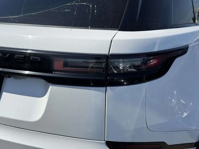 Used 2025 White Land Rover Dynamic SE image 14