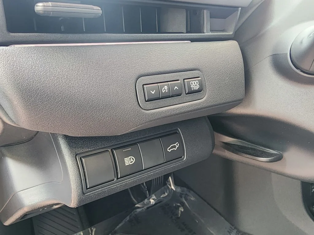 2026 Toyota C-HR XSE - Photo 17