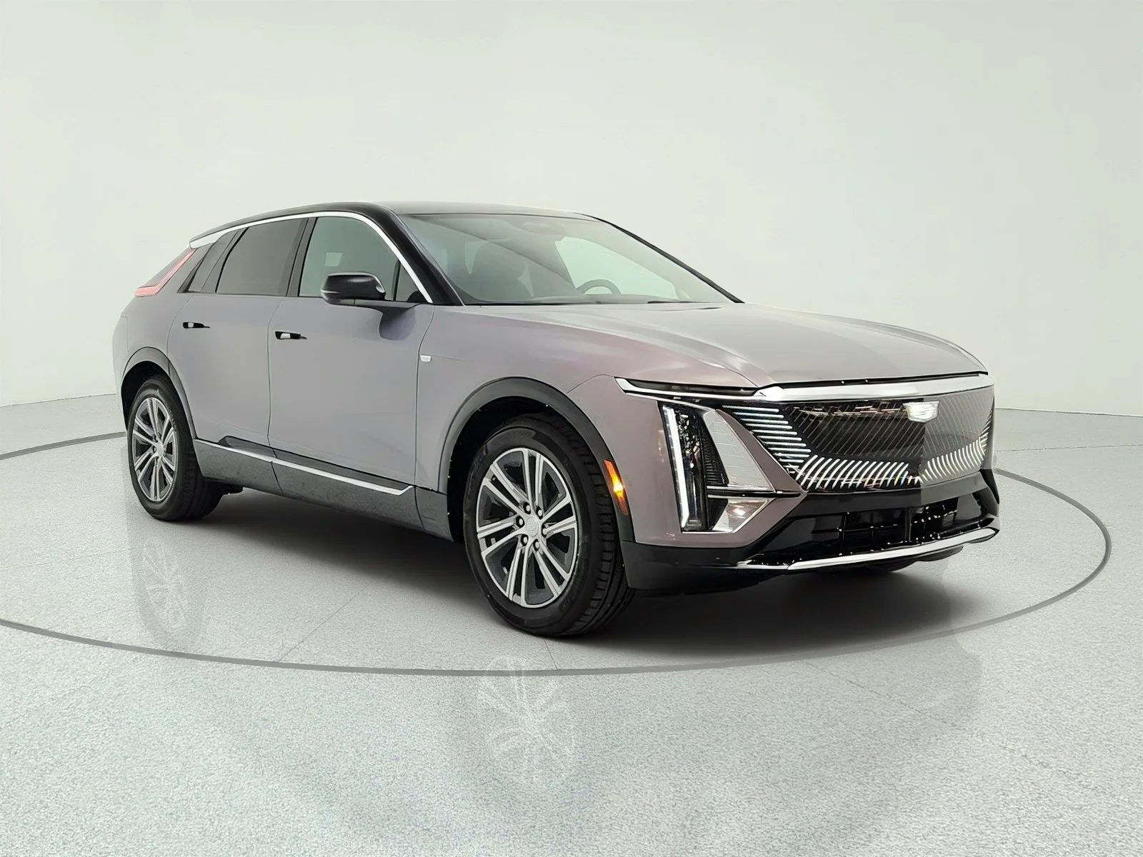 Used 2025 Celestial Metallic Cadillac 4dr Luxury w/1SC image 3