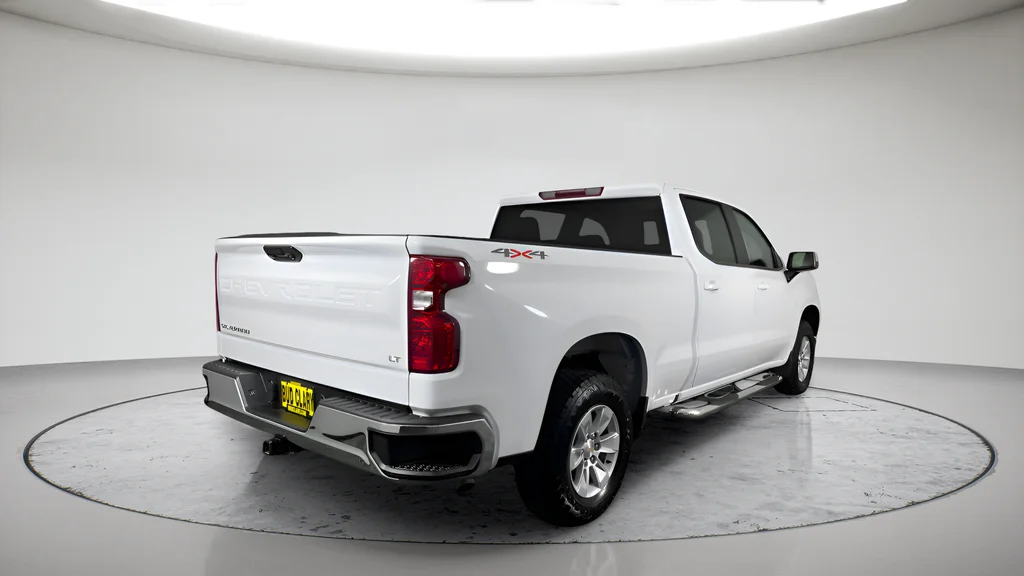 Used 2024 White Chevrolet LT image 3