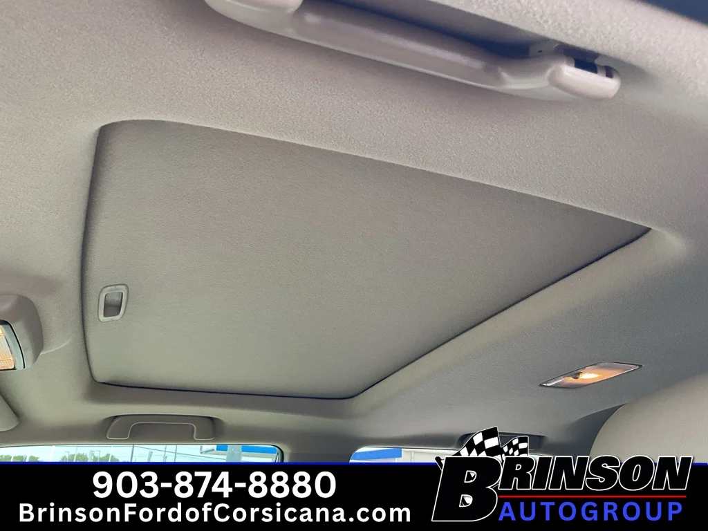Used 2016 Barcelona Red Metallic Toyota Limited image 27