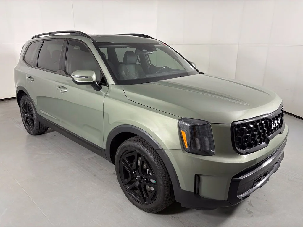 Used 2024 Green Kia EX X-Line image 2