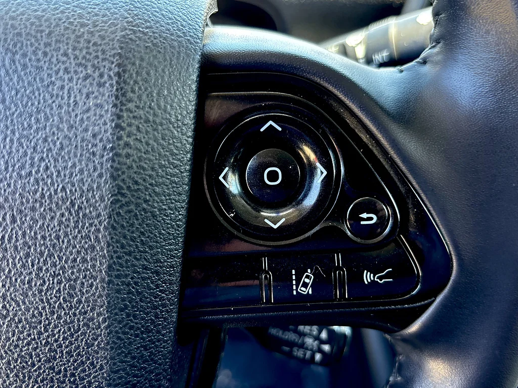 Used 2022 Magnetic Gray Metallic Toyota XLE image 15
