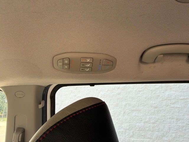 Used 2021 Snow White Pearl Kia EX image 16