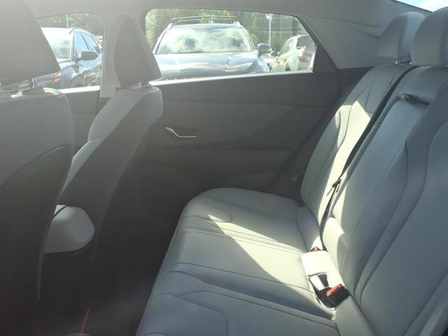 2023 Hyundai Elantra Limited - Photo 15