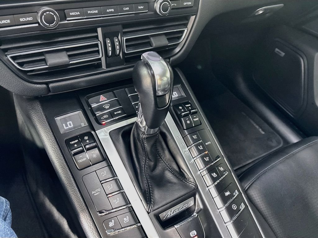 Used 2020 White Porsche Base image 18