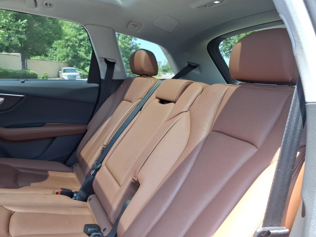 Used 2024  Audi 45 Premium Plus image 12